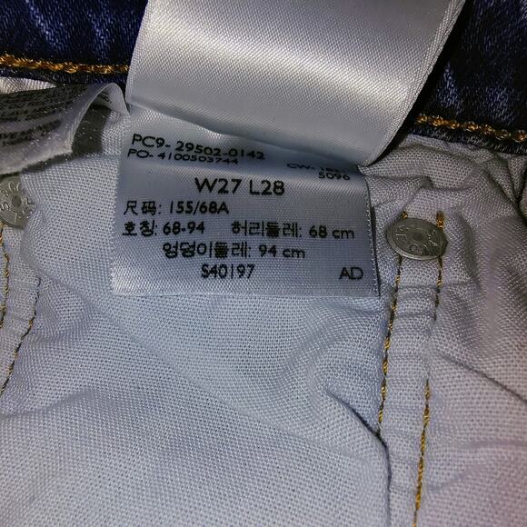 Levi’s 501 Premium Straight Jeans – Women’s Size 27x28, Medium Blue Wash - Picture 5 of 6